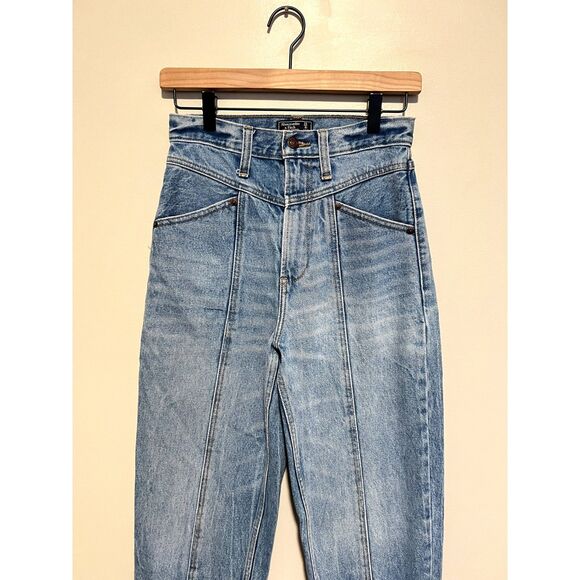 Abercrombie & Fitch High Rise Mom Balloon Seam Light Wash Rigid Denim Jeans 25 - Picture 8 of 9